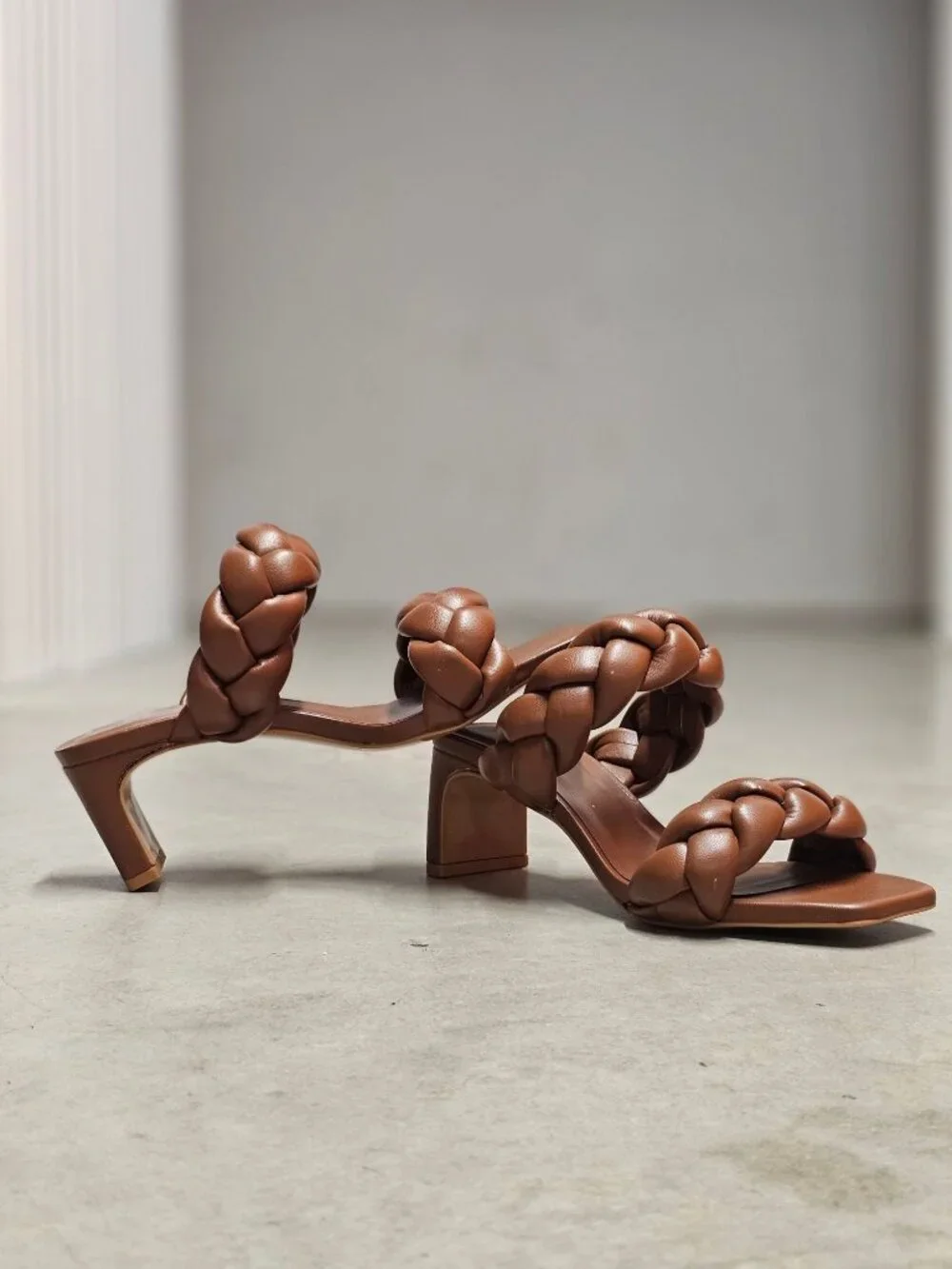 Braided Brown Block Heel Sandals With Square Toe Womens Stylish Open-Toe Slip-On - Picture 5 of 12